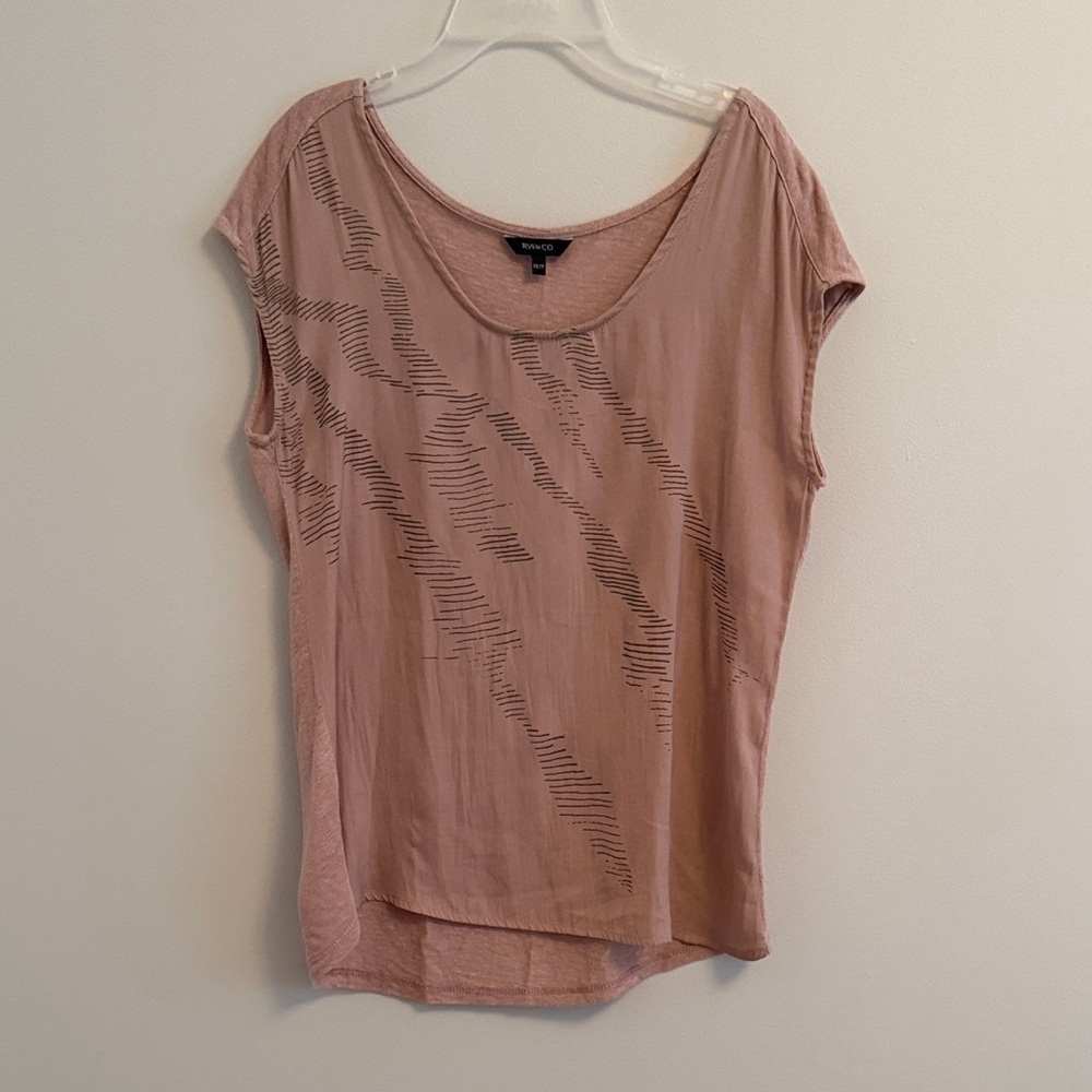 RW&CO. Mauve Short Sleeve Top